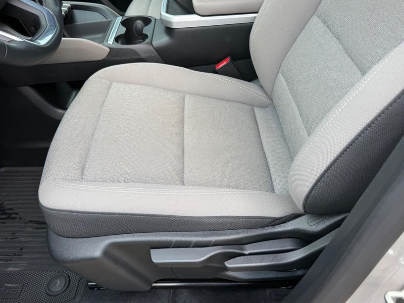 GMC Terrain Vehicle Full-screen Gallery Image 17