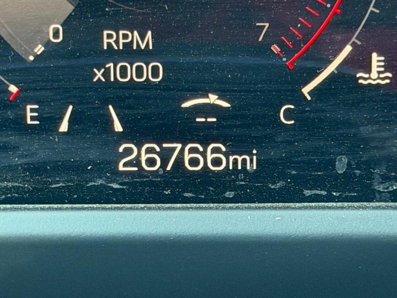GMC Acadia Vehicle Full-screen Gallery Image 20