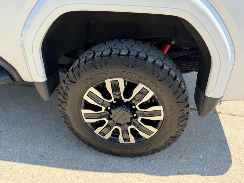 GMC Sierra 2500HD Vehicle Full-screen Gallery Image 6