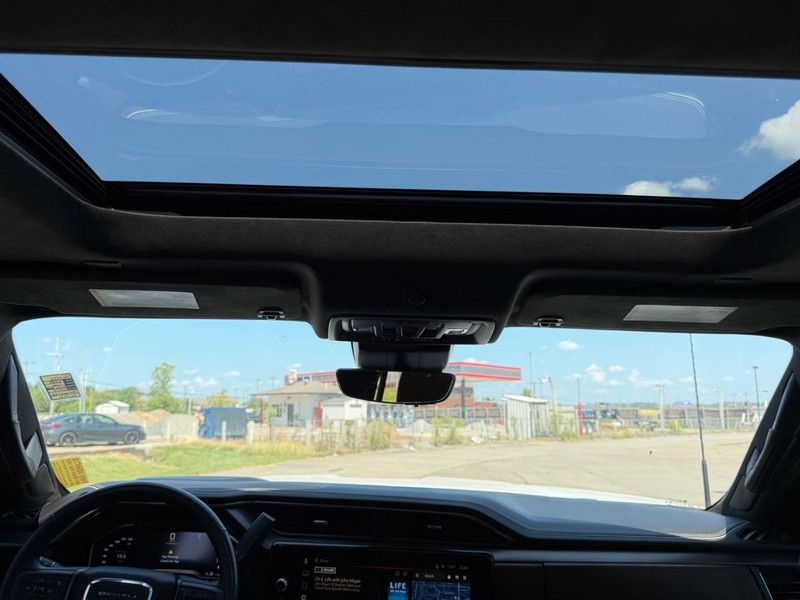GMC Sierra 2500HD Vehicle Full-screen Gallery Image 8