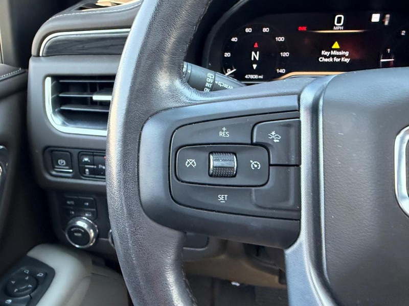 GMC Yukon Vehicle Full-screen Gallery Image 14