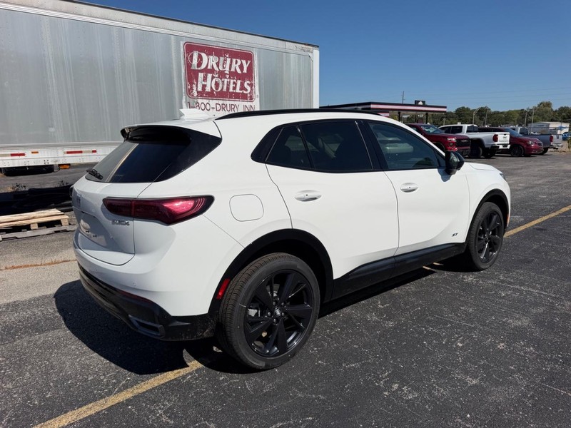 Buick Envision Vehicle Full-screen Gallery Image 3