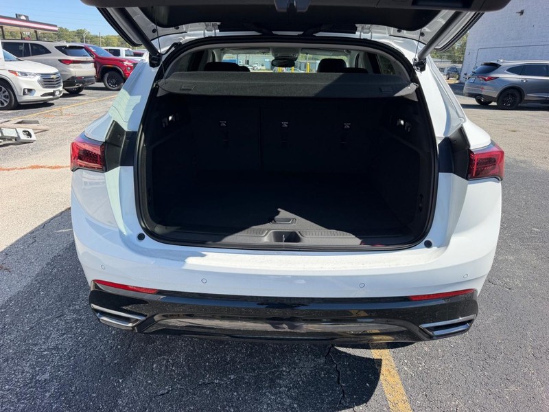 Buick Envision Vehicle Full-screen Gallery Image 5