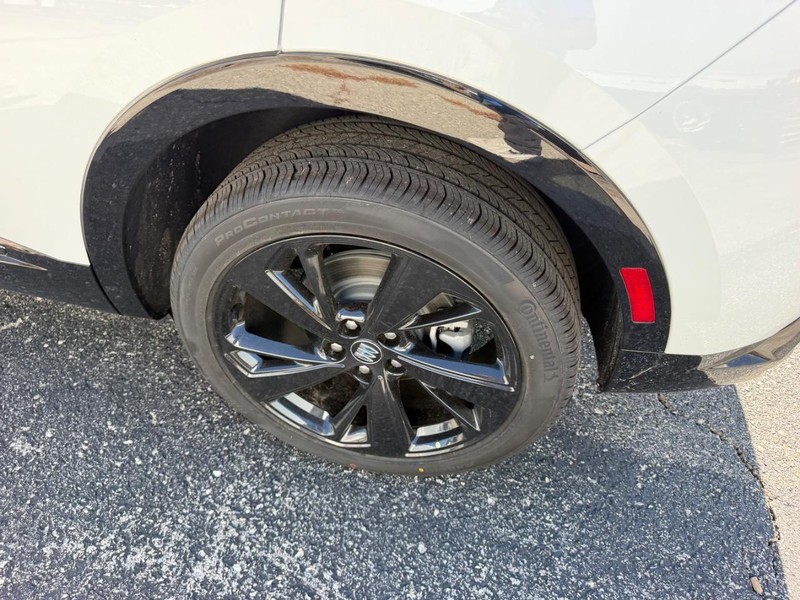 Buick Envision Vehicle Full-screen Gallery Image 7