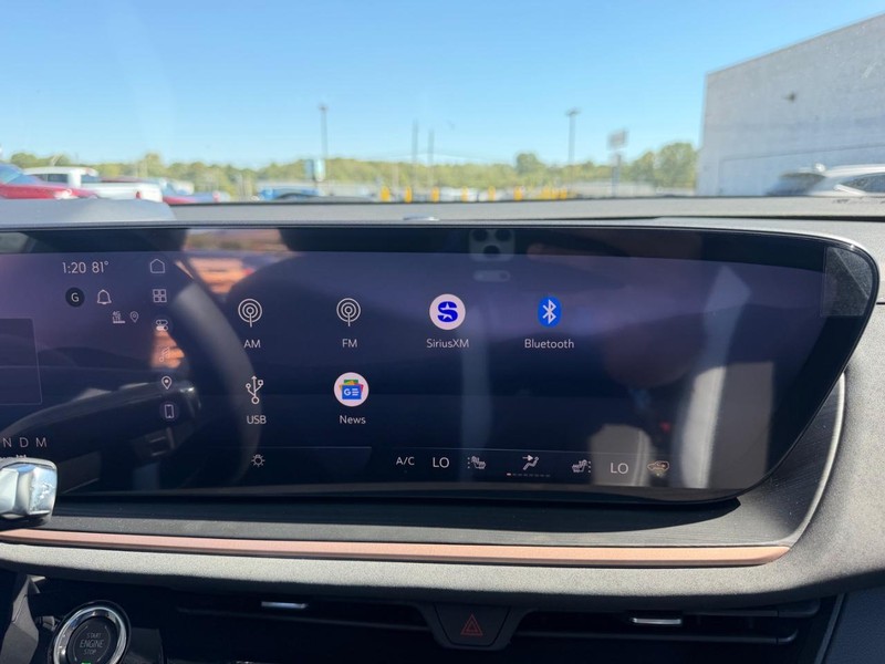 Buick Envision Vehicle Full-screen Gallery Image 14