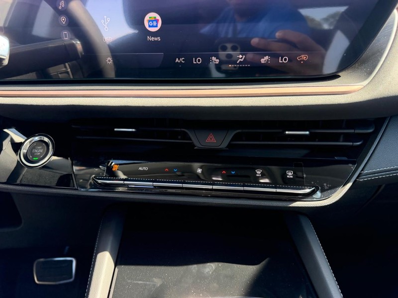 Buick Envision Vehicle Full-screen Gallery Image 15