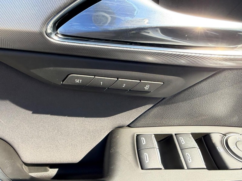 Buick Envision Vehicle Full-screen Gallery Image 18