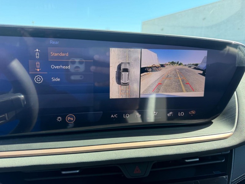 Buick Envision Vehicle Full-screen Gallery Image 21
