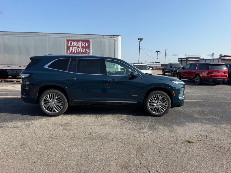 Buick Enclave Vehicle Full-screen Gallery Image 2