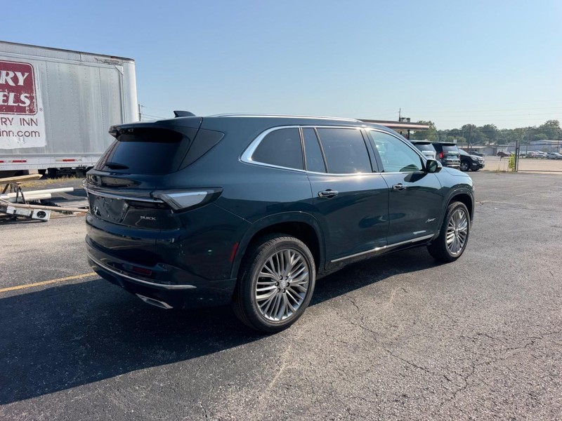 Buick Enclave Vehicle Full-screen Gallery Image 4