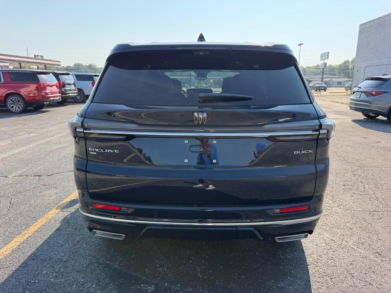 Buick Enclave Vehicle Full-screen Gallery Image 5