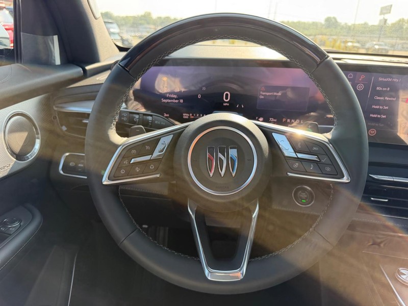 Buick Enclave Vehicle Full-screen Gallery Image 14
