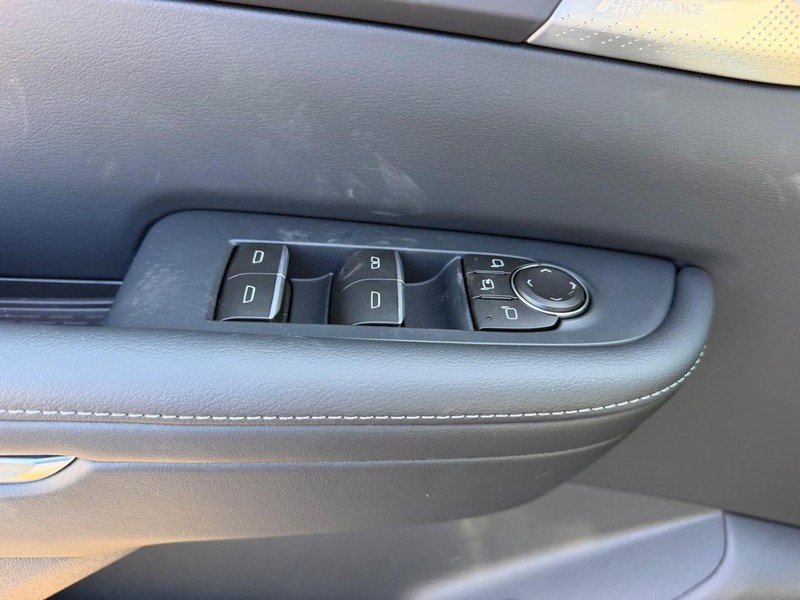 Buick Enclave Vehicle Full-screen Gallery Image 20