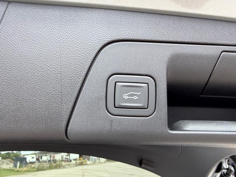 Buick Envision Vehicle Full-screen Gallery Image 6