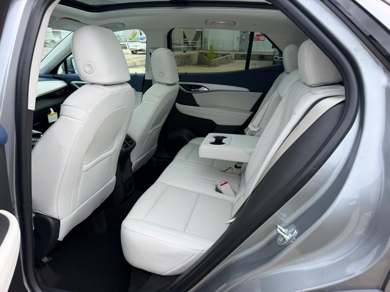 Buick Envision Vehicle Full-screen Gallery Image 8