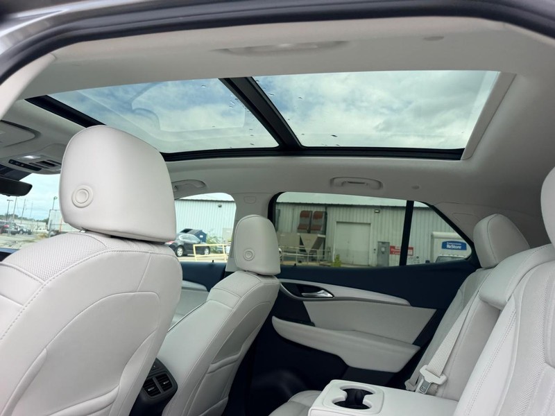 Buick Envision Vehicle Full-screen Gallery Image 9