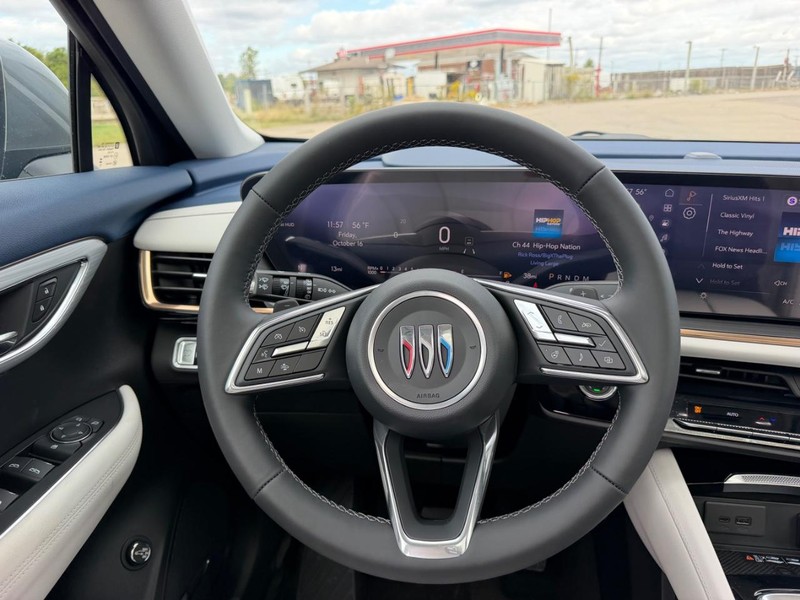 Buick Envision Vehicle Full-screen Gallery Image 11