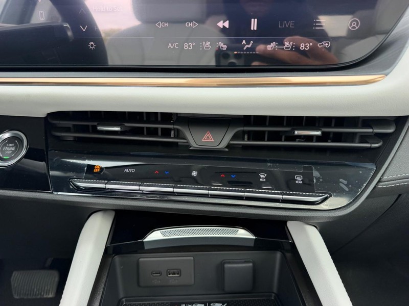Buick Envision Vehicle Full-screen Gallery Image 16