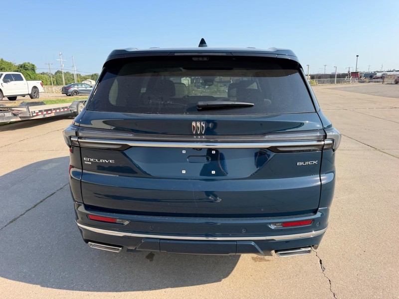 Buick Enclave Vehicle Full-screen Gallery Image 4
