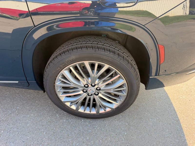 Buick Enclave Vehicle Full-screen Gallery Image 7