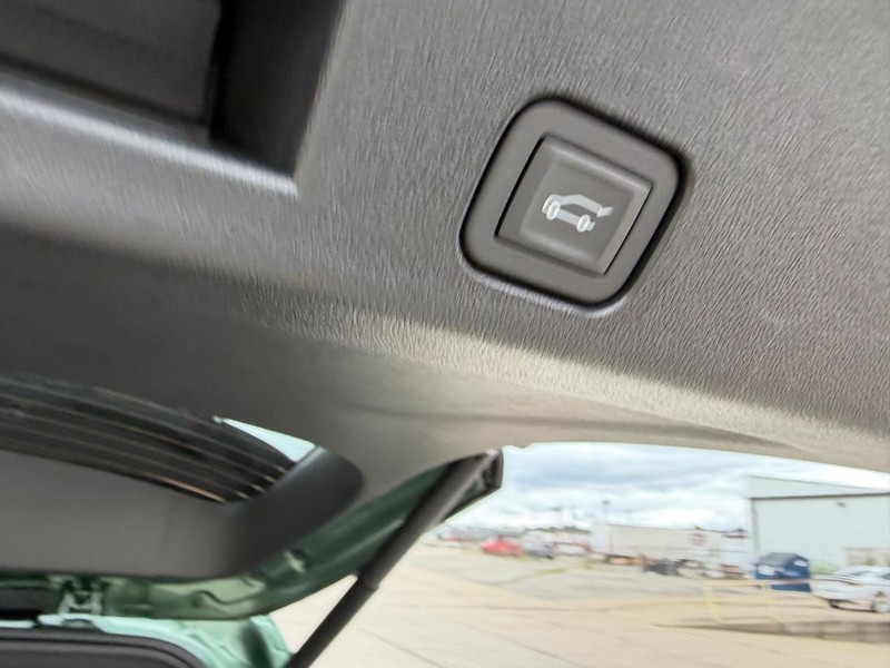 Buick Enclave Vehicle Full-screen Gallery Image 6
