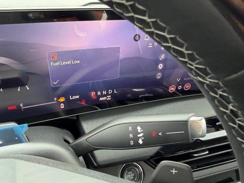 Buick Enclave Vehicle Full-screen Gallery Image 16