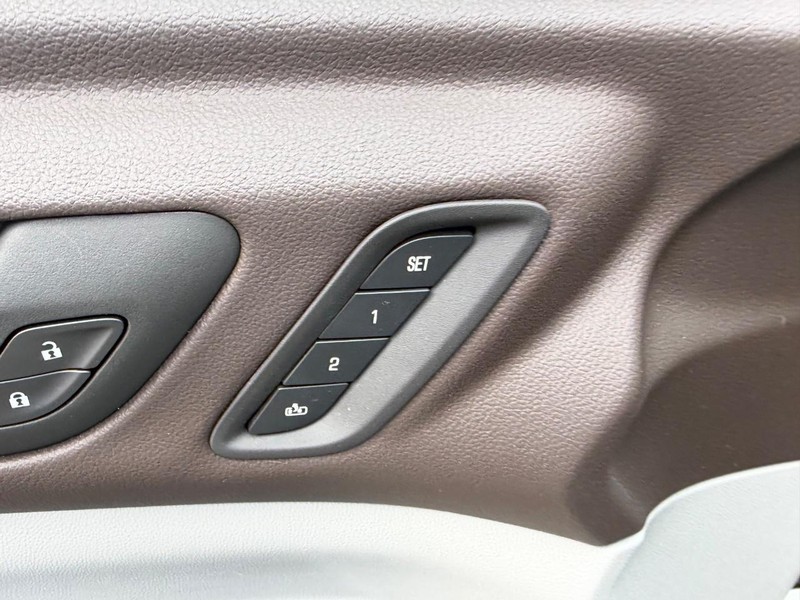 GMC Acadia Vehicle Full-screen Gallery Image 20
