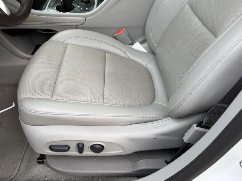 GMC Acadia Vehicle Full-screen Gallery Image 21