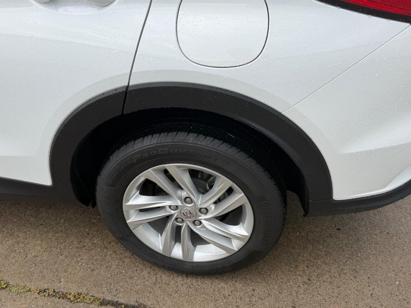 Buick Envista Vehicle Full-screen Gallery Image 7
