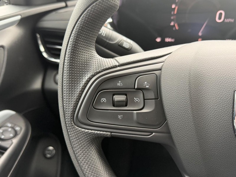 Buick Envista Vehicle Full-screen Gallery Image 11