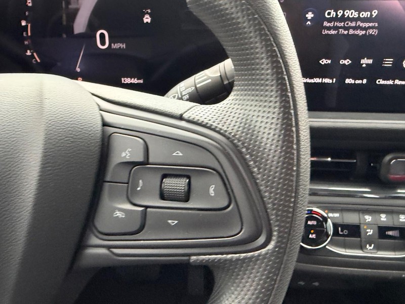 Buick Envista Vehicle Full-screen Gallery Image 12