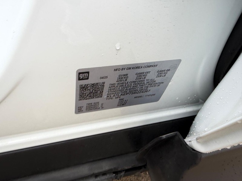Buick Envista Vehicle Full-screen Gallery Image 21