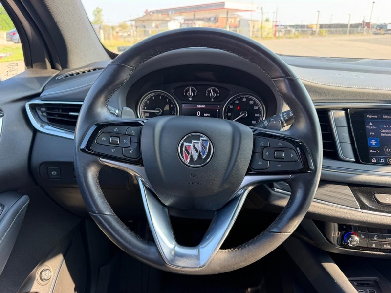 Buick Enclave Vehicle Full-screen Gallery Image 13