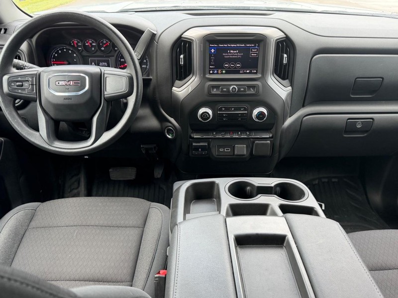 GMC Sierra 2500HD Vehicle Full-screen Gallery Image 8