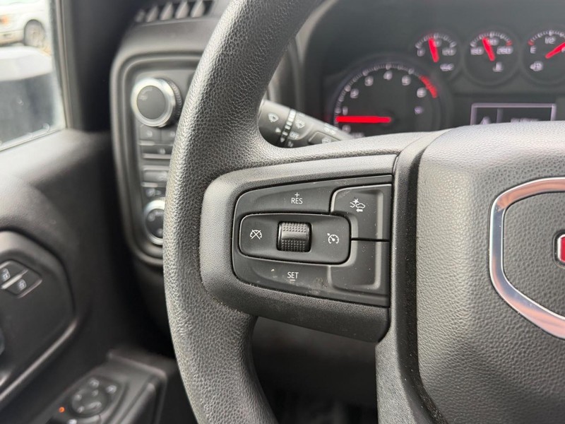 GMC Sierra 2500HD Vehicle Full-screen Gallery Image 10
