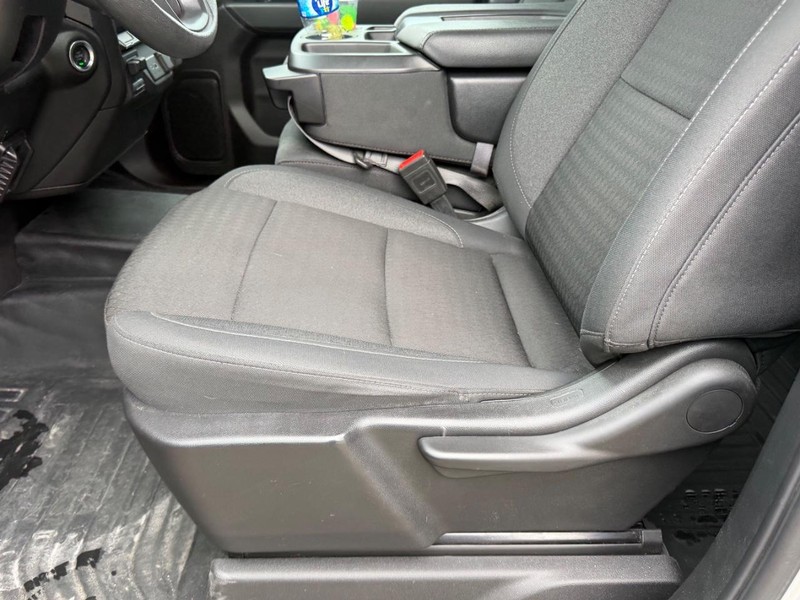 GMC Sierra 2500HD Vehicle Full-screen Gallery Image 15
