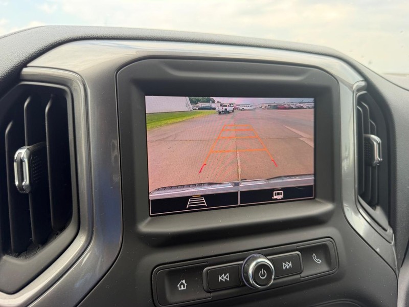 GMC Sierra 2500HD Vehicle Full-screen Gallery Image 17