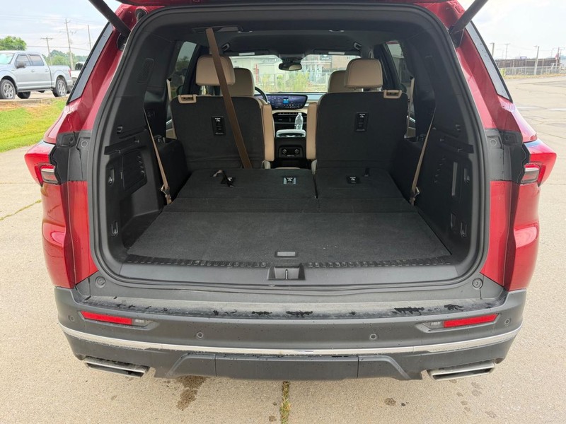 Buick Enclave Vehicle Full-screen Gallery Image 5