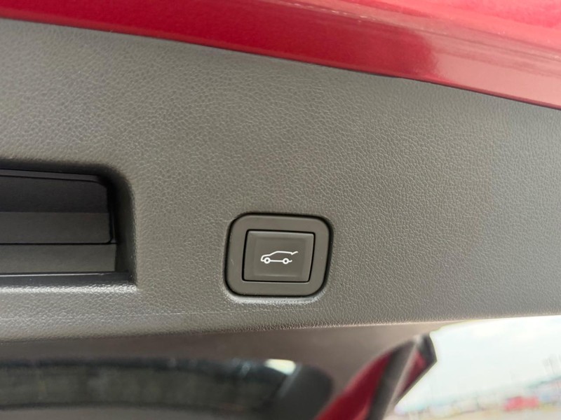 Buick Enclave Vehicle Full-screen Gallery Image 6