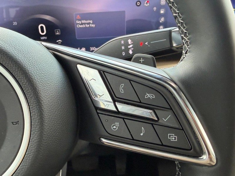 Buick Enclave Vehicle Full-screen Gallery Image 14