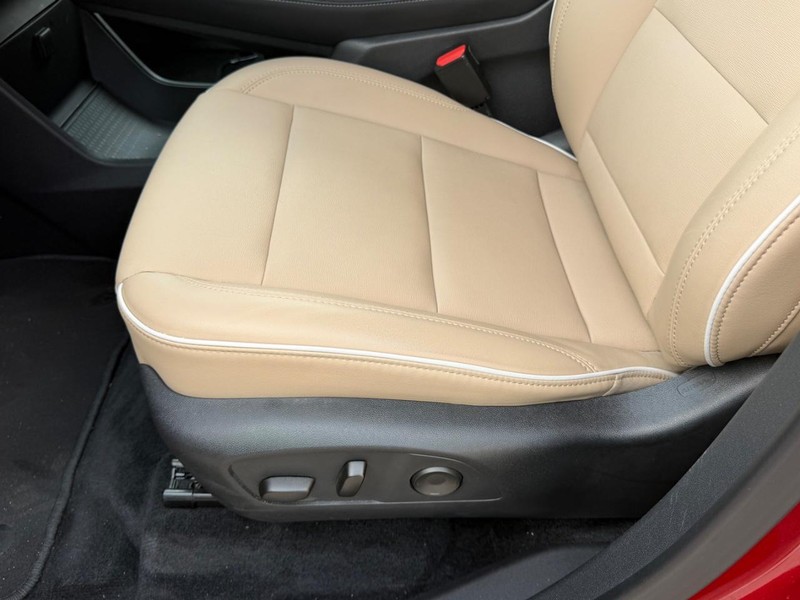 Buick Enclave Vehicle Full-screen Gallery Image 20