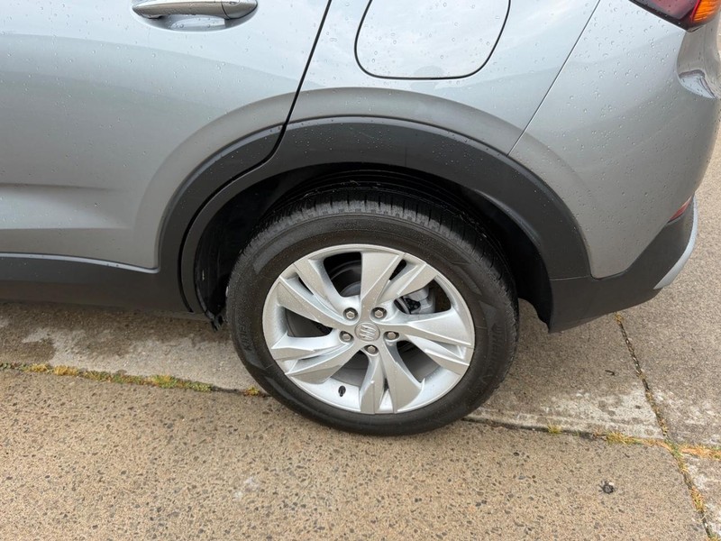 Buick Encore GX Vehicle Full-screen Gallery Image 6