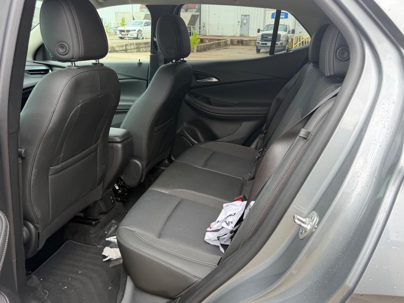 Buick Encore GX Vehicle Full-screen Gallery Image 7
