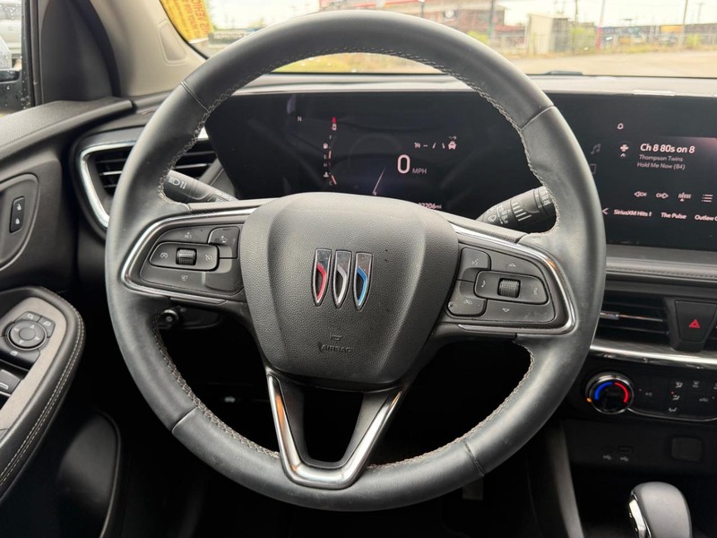Buick Encore GX Vehicle Full-screen Gallery Image 10