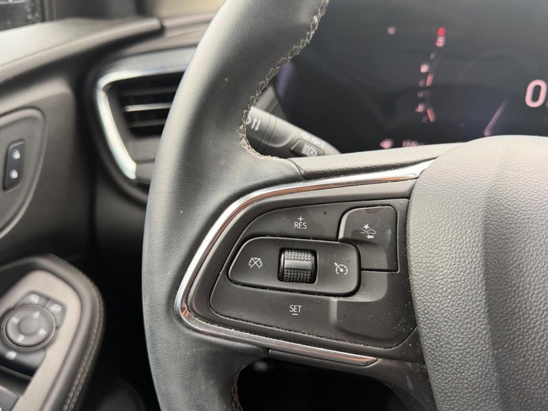 Buick Encore GX Vehicle Full-screen Gallery Image 11