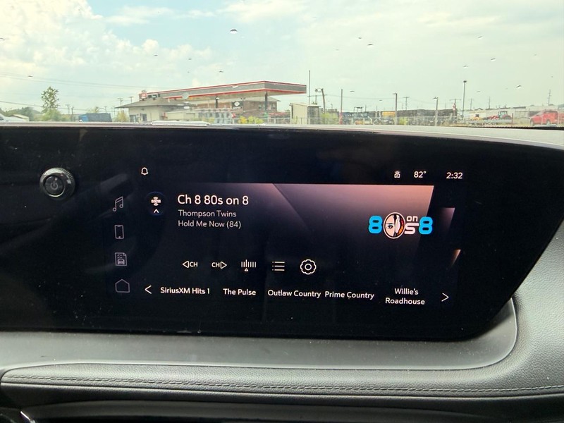 Buick Encore GX Vehicle Full-screen Gallery Image 13