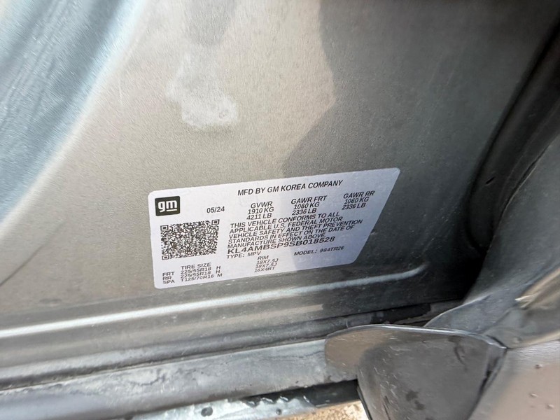 Buick Encore GX Vehicle Full-screen Gallery Image 21