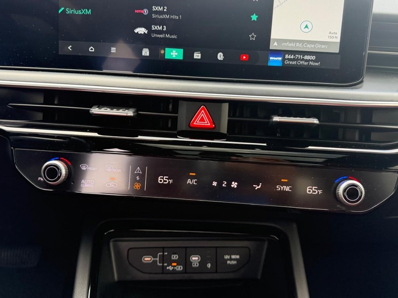 Kia K5 Vehicle Full-screen Gallery Image 14