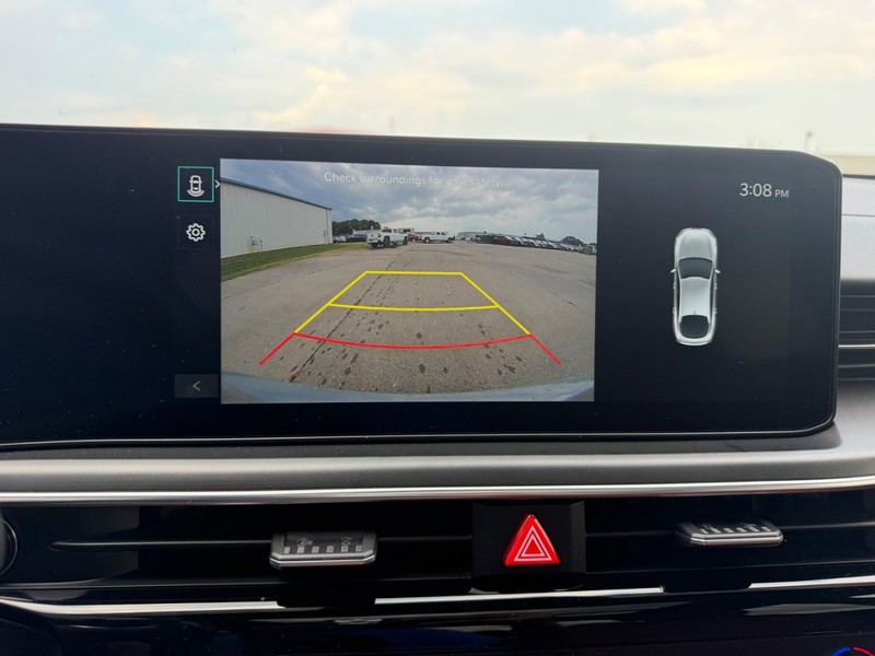 Kia K5 Vehicle Full-screen Gallery Image 20