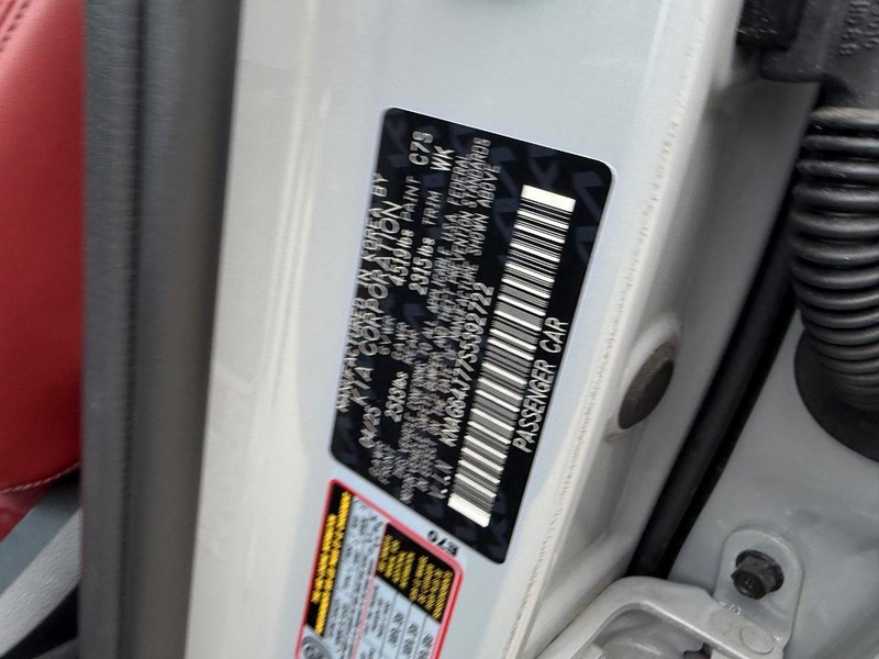 Kia K5 Vehicle Full-screen Gallery Image 21